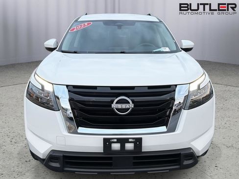 Used 2025 Nissan Pathfinder SV AWD/4WD image 9