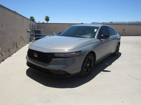 Used 2025 Honda Accord SE image 1