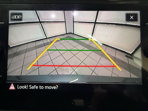 Used 2024 Volkswagen Tiguan SE image 37