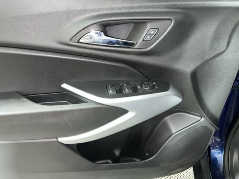 Used 2024 Chevrolet Trax LS w/ LS Convenience Package FWD image 13