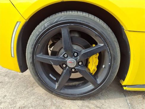 Used 2014 Chevrolet Corvette Stingray Convertible w/ 3LT Preferred Equipment Group image 21