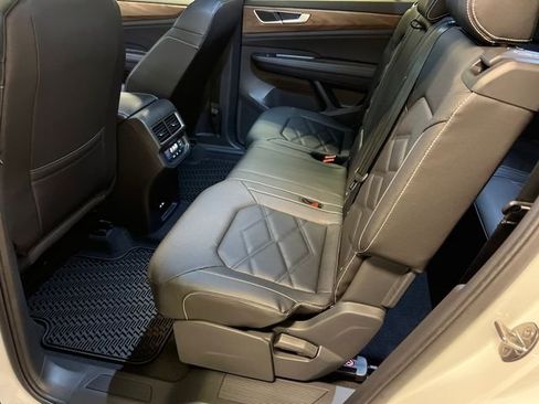New 2026 Volkswagen Atlas SE FWD image 9