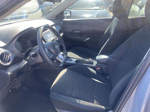 Used 2024 Nissan Kicks SV FWD image 13