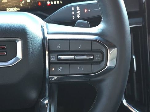 Used 2024 GMC Acadia Elevation image 29