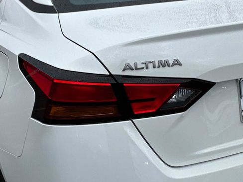 New 2026 Nissan Altima 2.5 SV FWD image 11