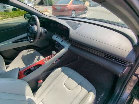 Used 2024 Hyundai Elantra Limited FWD image 42