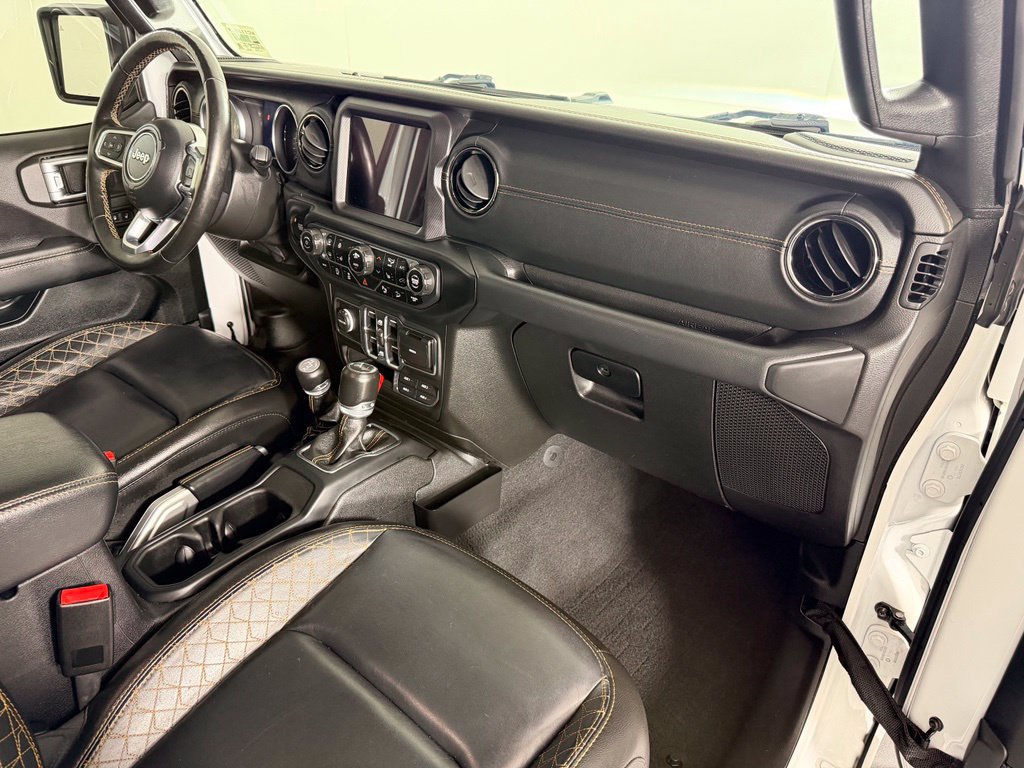 Used 2020 Jeep Wrangler Unlimited Sahara AWD/4WD image 35