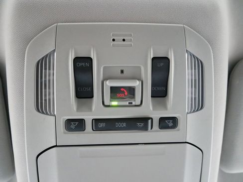 Used 2021 Toyota Highlander XLE image 52