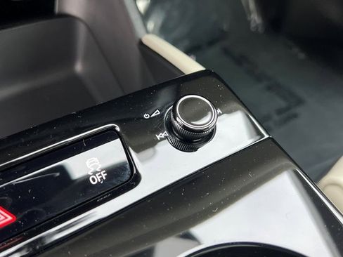 Certified 2025 Audi A6 e-tron Prestige w/ Beige Warm Weather Package image 33