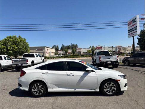 Used 2018 Honda Civic EX image 3