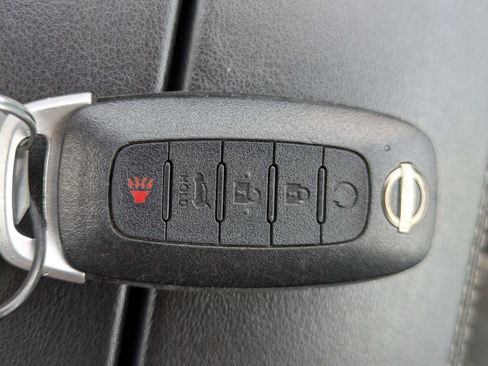 Used 2024 Nissan Rogue SV FWD image 35