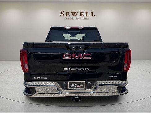 Used 2025 GMC Sierra 1500 SLT image 3