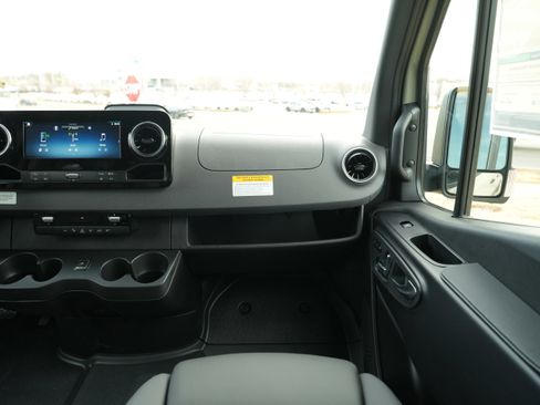 New 2026 Mercedes-Benz Sprinter 2500 image 18