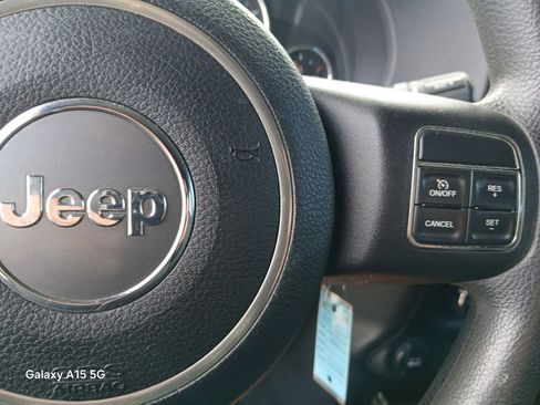 Used 2012 Jeep Wrangler Unlimited Sport image 28