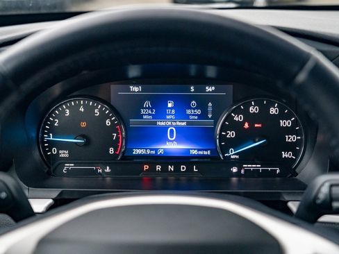 Used 2022 Ford Explorer XLT image 16