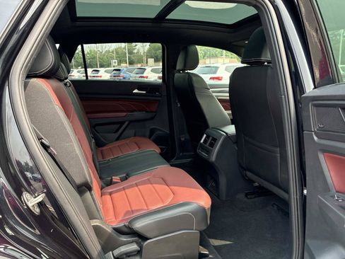 Certified 2023 Volkswagen Atlas Cross Sport SEL Premium R-Line AWD/4WD image 11