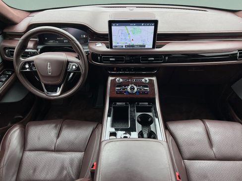 Certified 2024 Lincoln Aviator Black Label w/ Class IV Trailer Tow Package AWD/4WD image 9