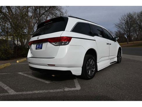 Used 2016 Honda Odyssey Touring Elite image 6