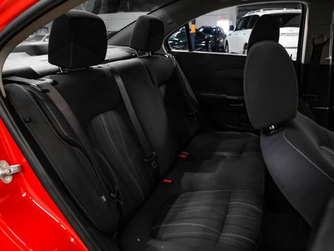 Used 2018 Chevrolet Sonic LT FWD image 33
