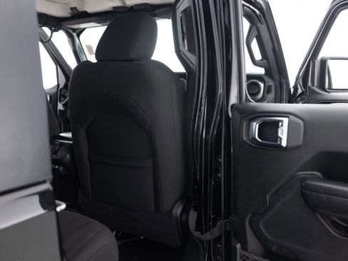 Used 2018 Jeep Wrangler Unlimited Sport S AWD/4WD image 30