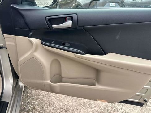 Used 2013 Toyota Camry LE image 17