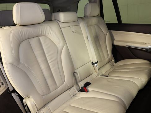 Used 2019 BMW X7 xDrive50i w/ Premium Package image 44