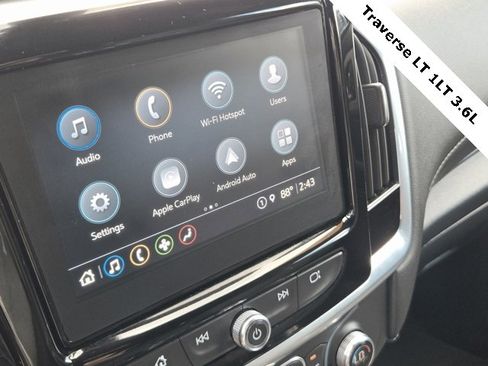 Used 2023 Chevrolet Traverse LT image 35