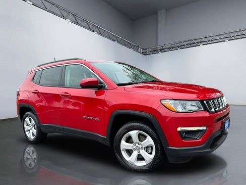 Used 2019 Jeep Compass Latitude w/ Popular Equipment Group AWD/4WD image 14