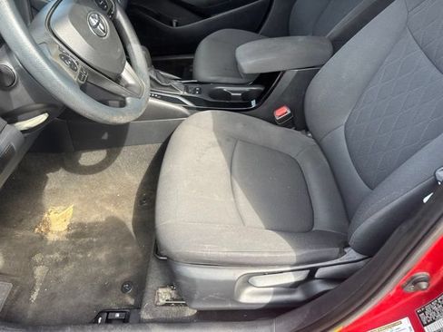 Used 2021 Toyota Corolla LE FWD image 15