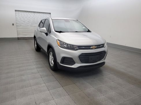 Used 2022 Chevrolet Trax LS w/ Tint and Cruise Package FWD image 13