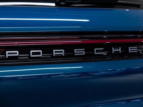 Certified 2025 Porsche Cayenne AWD/4WD image 22