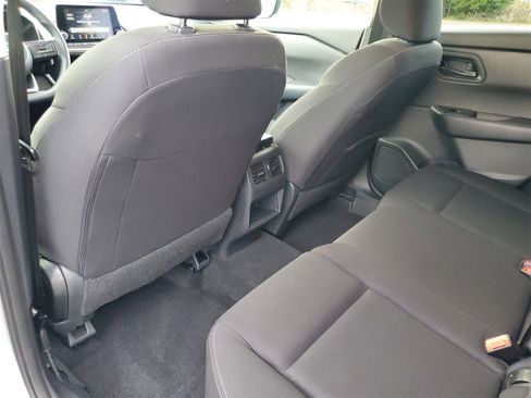 Used 2024 Nissan Rogue S image 22