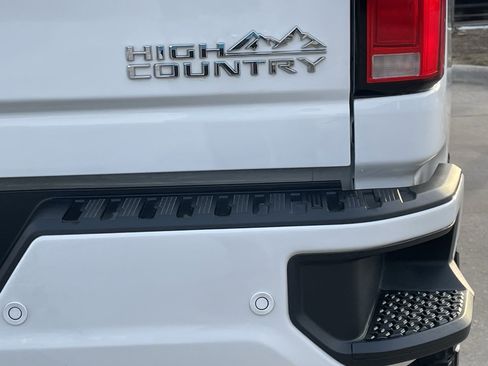 Used 2025 Chevrolet Silverado 2500 High Country w/ High Country Premium Package image 26