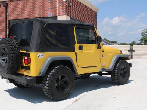 Used 2004 Jeep Wrangler X w/ Convenience Group AWD/4WD image 78