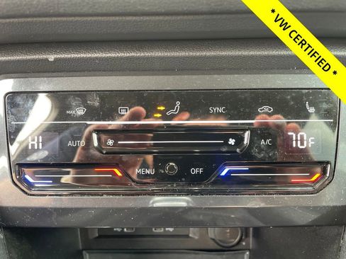 Used 2022 Volkswagen Tiguan SE image 19