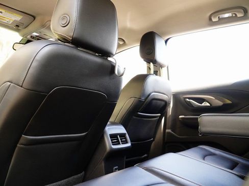 Used 2019 GMC Terrain SLT w/ Preferred Package FWD image 34