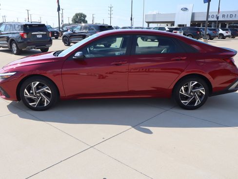 Used 2025 Hyundai Elantra Sport FWD image 8