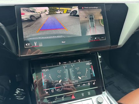 Used 2022 Audi e-tron Chronos w/ Chronos Package image 39