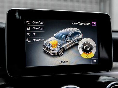Used 2019 Mercedes-Benz GLC 300 image 40