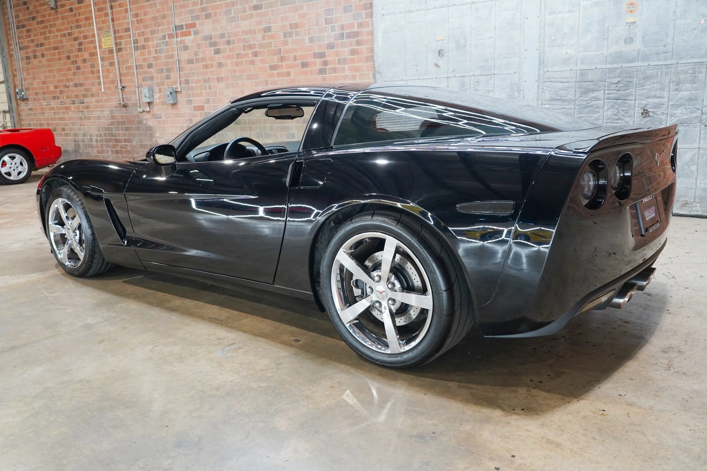 Used 2010 Chevrolet Corvette Coupe w/ Preferred Equipment Group RWD image 8