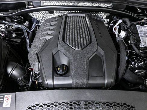 Used 2026 Porsche Macan image 37