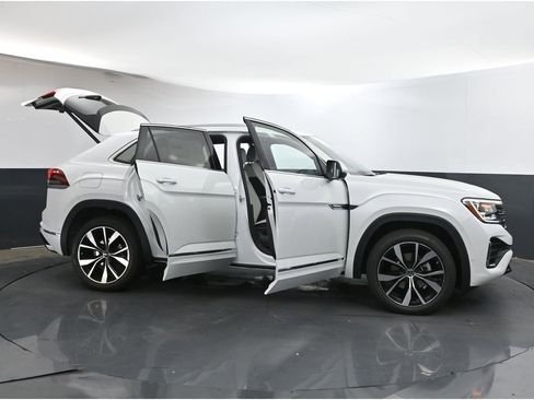 New 2026 Volkswagen Atlas Cross Sport SEL Premium R-Line AWD/4WD image 40