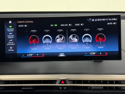 Used 2022 BMW iX xDrive50 w/ Premium Package image 27