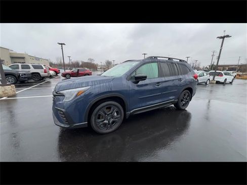 Used 2024 Subaru Ascent Onyx Edition image 4