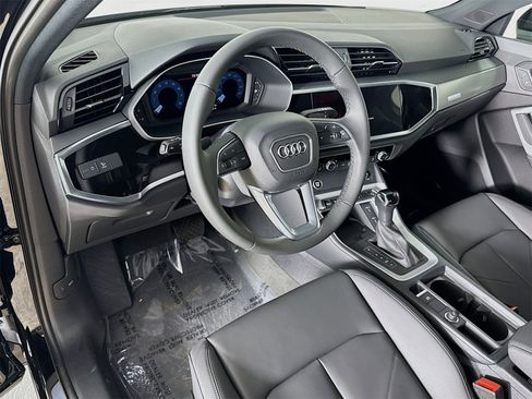 New 2025 Audi Q3 2.0T Premium image 9
