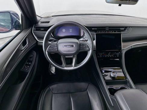 Certified 2025 Jeep Grand Cherokee L Limited AWD/4WD image 33