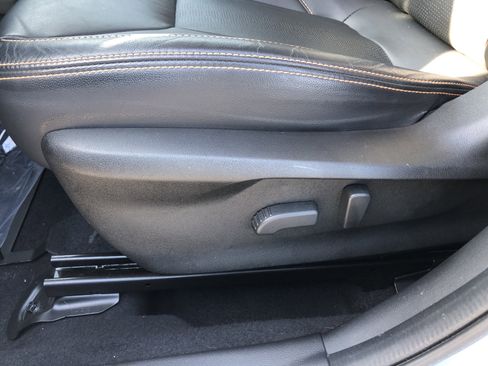 Used 2018 Subaru Crosstrek 2.0i Limited image 11