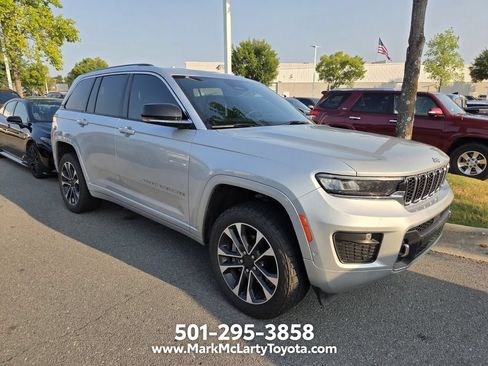 Used 2022 Jeep Grand Cherokee Overland AWD/4WD image 3