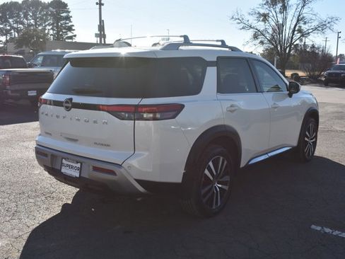 Used 2024 Nissan Pathfinder Platinum w/ Cargo Package image 5