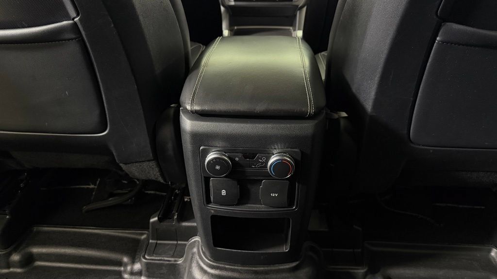 Used 2020 Ford Explorer XLT w/ Equipment Group 202A AWD/4WD image 27